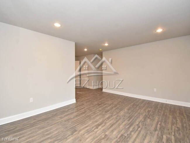 Foto del edificio - 4 br, 1.5 bath House - 5501 Mayview Avenue