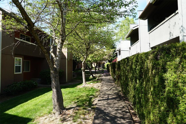 Foto del edificio - 13050 NW Cornell Rd