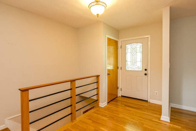 Entry way with closet - 2057 Fallon Rd