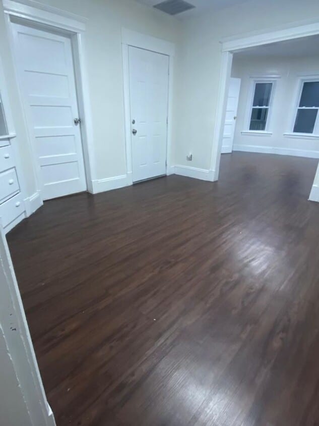 Large 3 Bedroom - Large 3 Bedroom