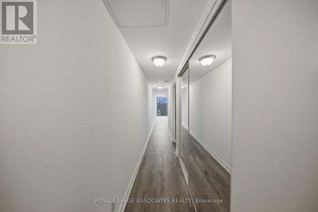 Building Photo - 2 Manderley Dr