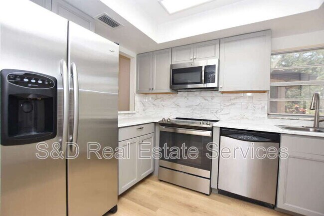 Foto del edificio - 2025 Sylvester Rd