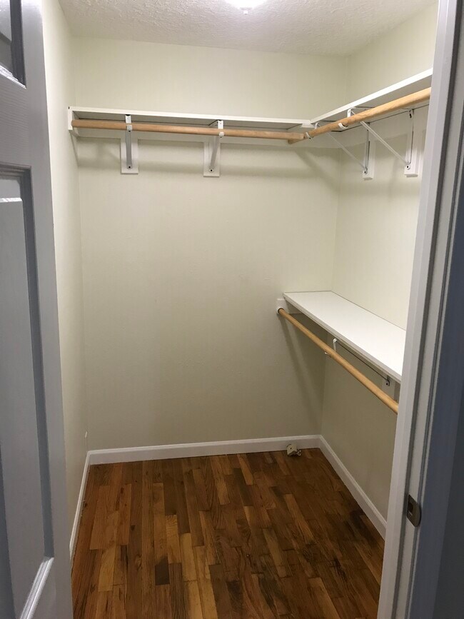 Walk in closet - 15582 SE Patricia Ct