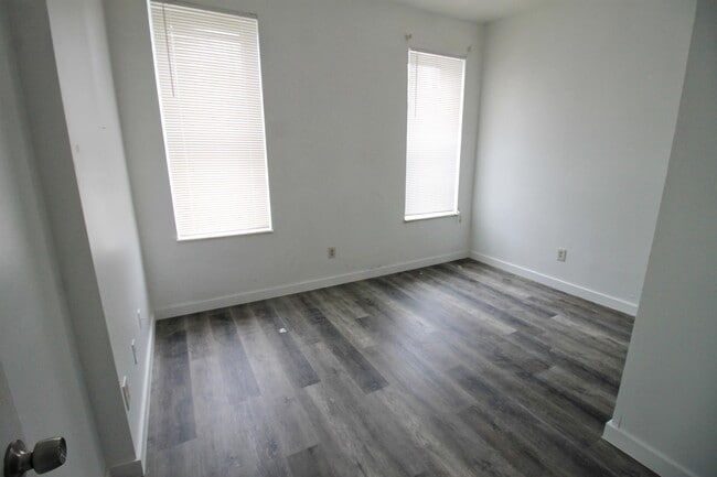 Building Photo - 4517 Margaretta Ave