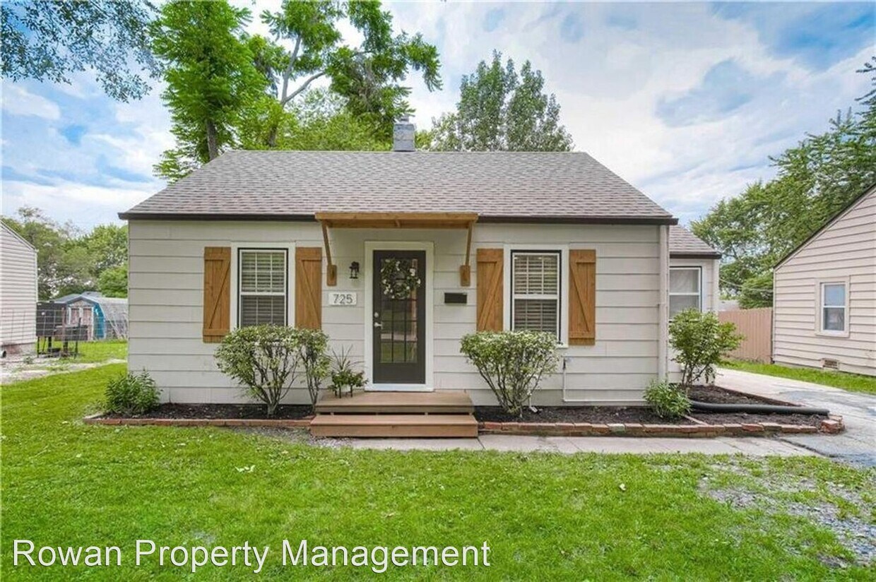 Primary Photo - 2 br, 1 bath House - 725 S. Chestnut Street