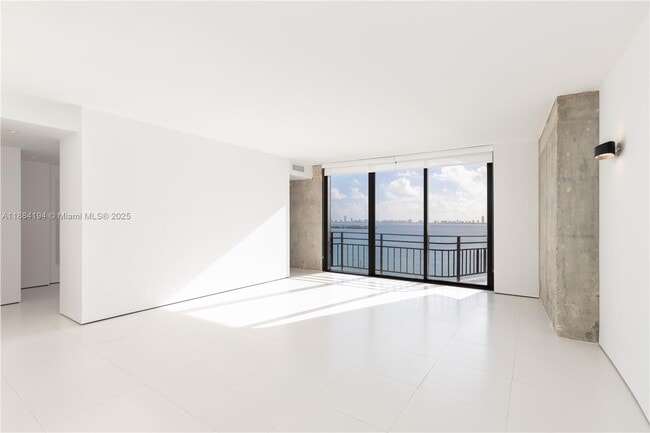 Foto del edificio - 720 NE 69th St