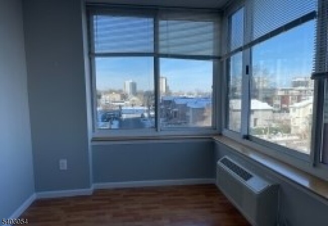 Building Photo - 100 Old Palisade Rd