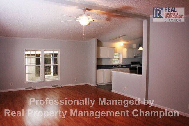 Foto del edificio - Charming Home in Quiet Neighborhood Near Monkey Junction