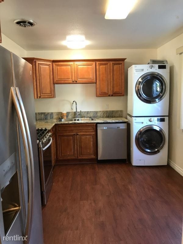Primary Photo - 650 W 19th St