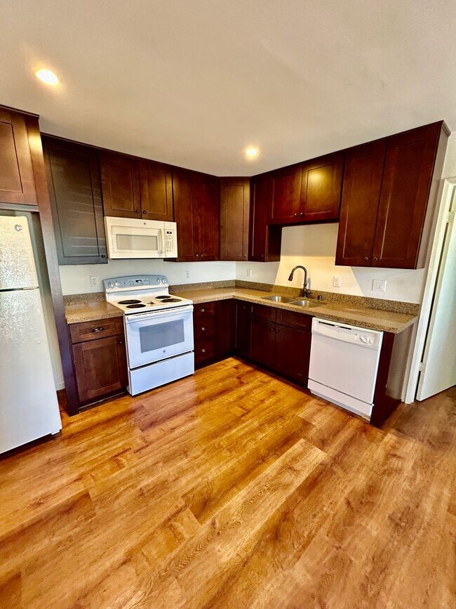 Foto del edificio - 4960 Clairemont Mesa Blvd