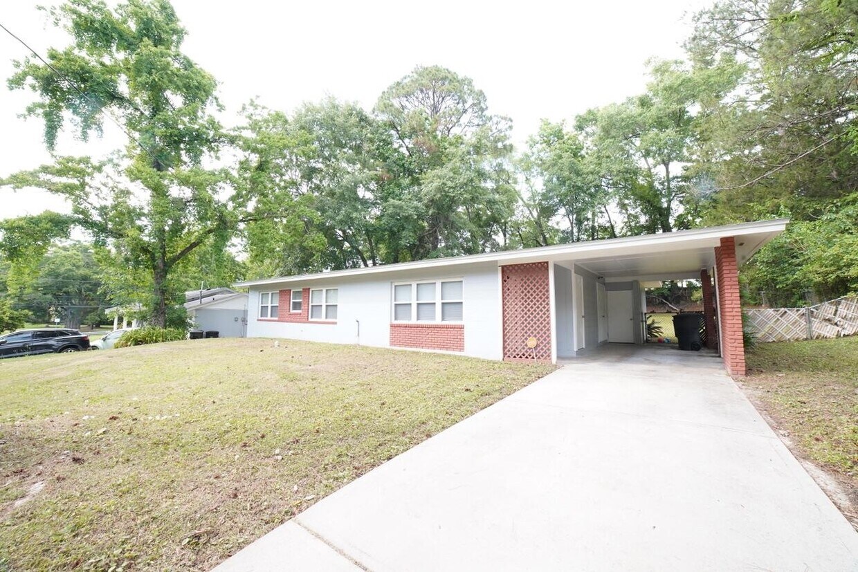 Foto principal - 2317 Tupelo Terrace