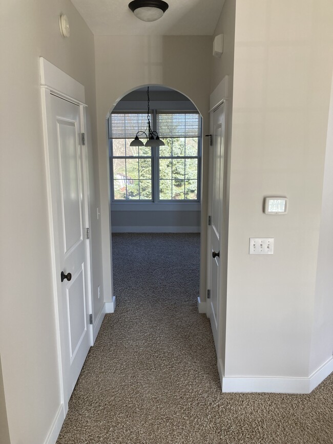 Building Photo - 612 Bedford Falls Dr