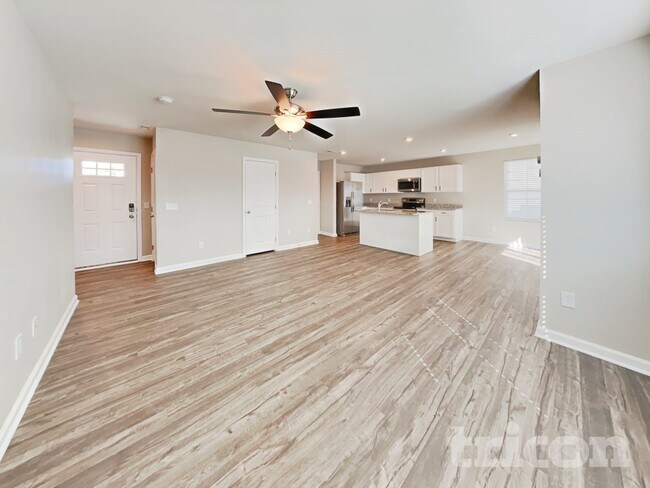 Building Photo - 886 Purcell Dr