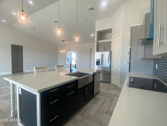 Foto del edificio - 24351 W Morning Vista Ln