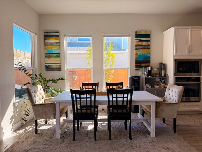 Building Photo - 11001 Charger Way