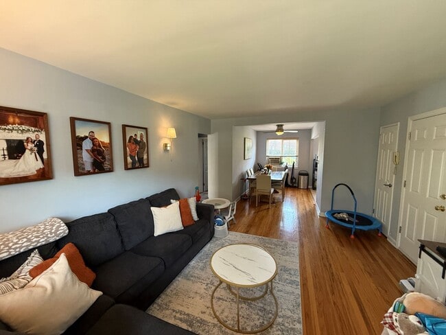 Building Photo - 14 Nathan Hale Dr