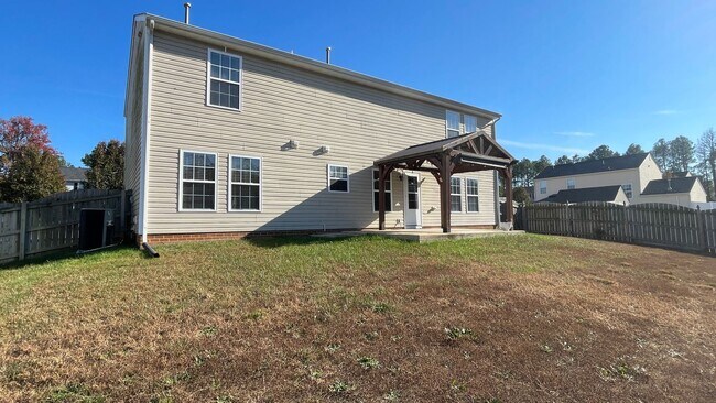 Building Photo - Spacious Chester Home with Garage