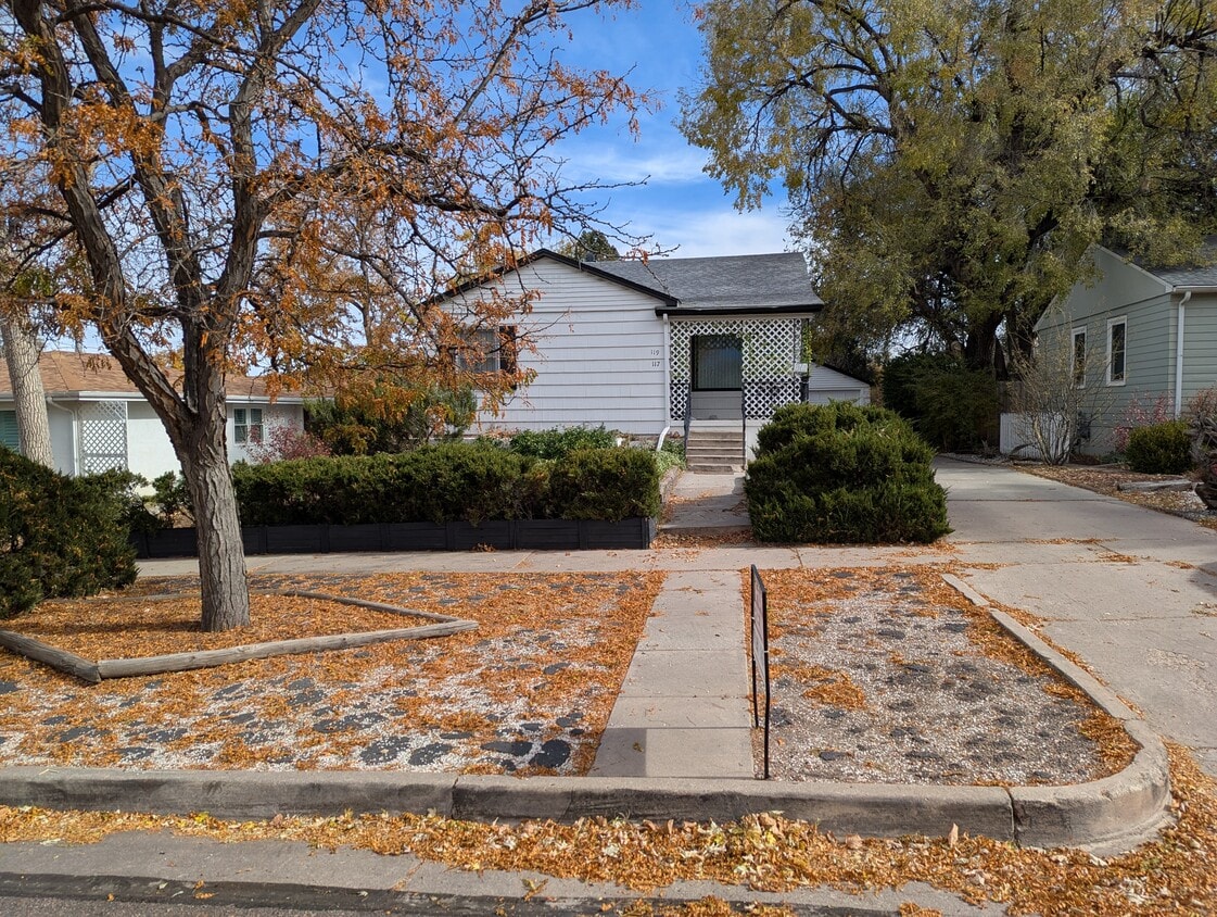 Front - looks like house but is duplex - 119 Farragut Ave