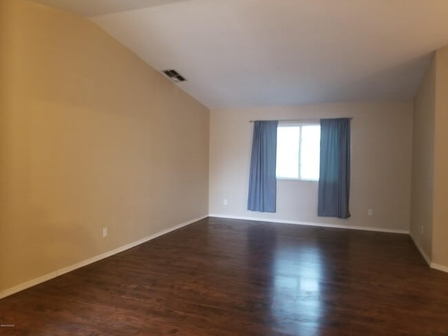 Building Photo - 2617 W Lazybrook Dr