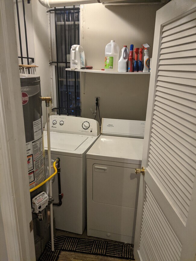 Laundry 1st floor - 621 Addison St