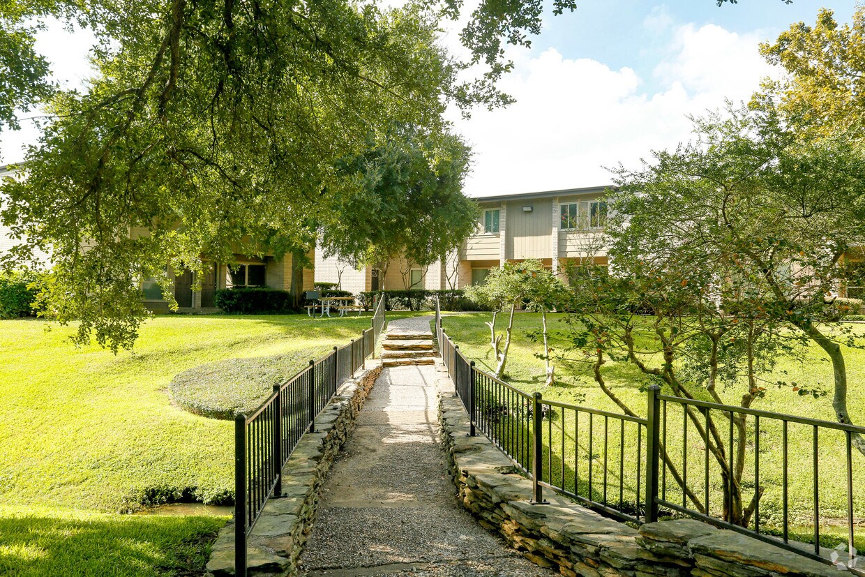 Aurora Flats Apartments 17700 El Camino Real Houston, TX