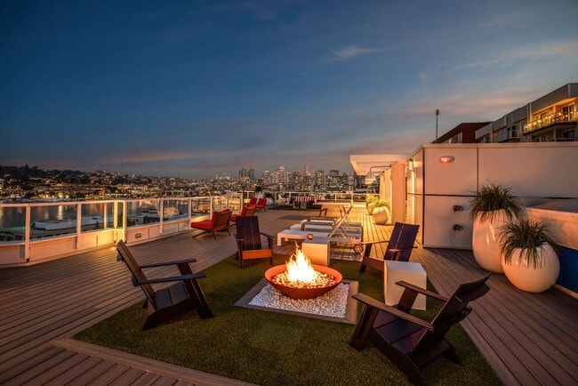 Building Photo - The Summit at Lake Union