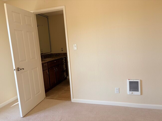 Foto del edificio - 590 El Dorado Ave