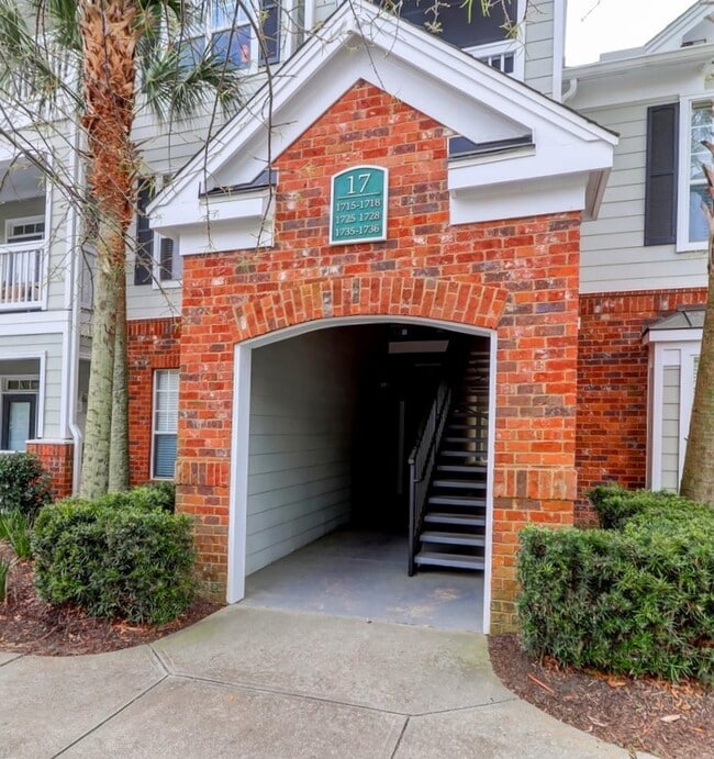 Photo - 45 Sycamore Ave Apartment