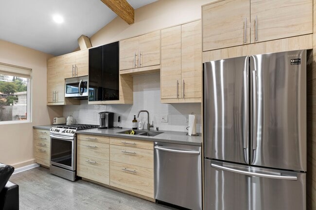 Building Photo - 11429 Dona Pegita Dr