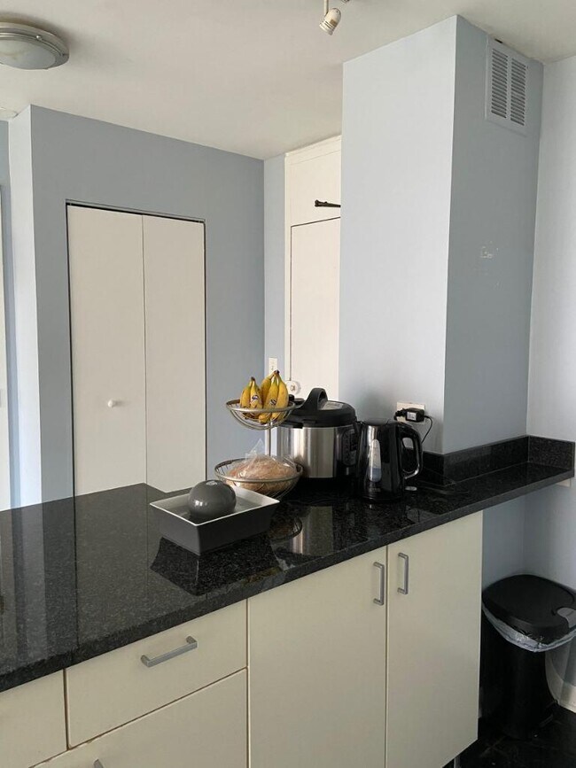 Foto del edificio - 5455 N Sheridan Rd