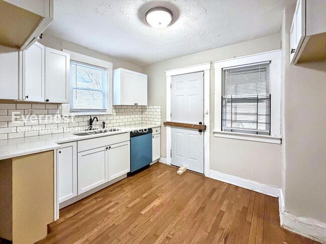 Foto del edificio - 2032 Kendall St