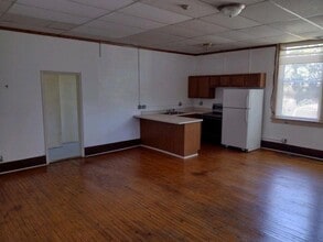 Building Photo - 120 Brown St