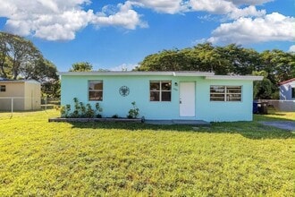Building Photo - 1501 NW 24th Ave