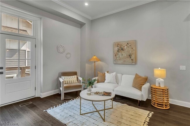 Building Photo - 2130 W 42nd St