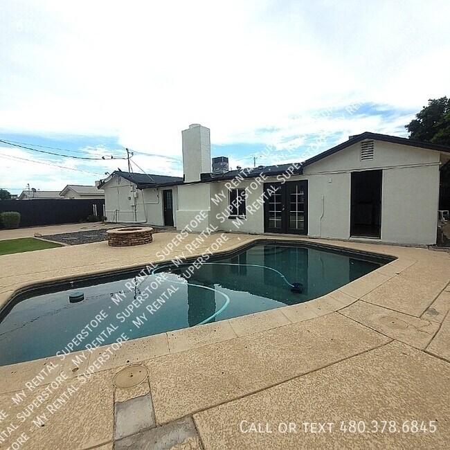 Foto del edificio - 6702 E Culver St