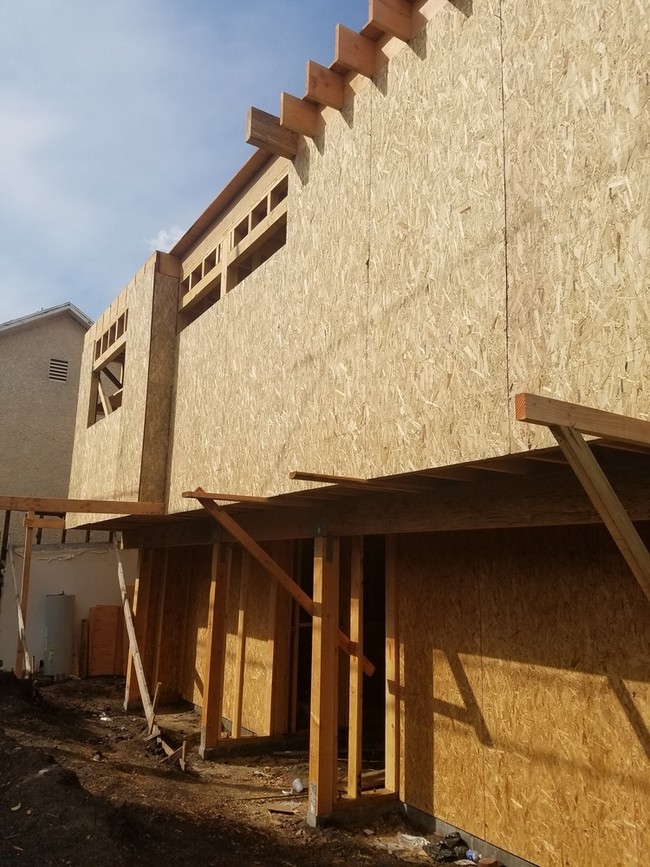 Building Photo - 756 N Ridgewood Pl