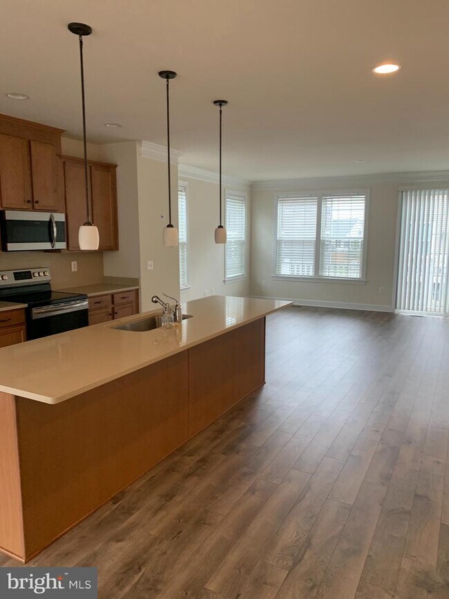 Building Photo - 13808 Litespeed Way