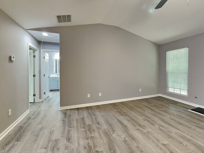 Building Photo - 447 Bald Eagle Way