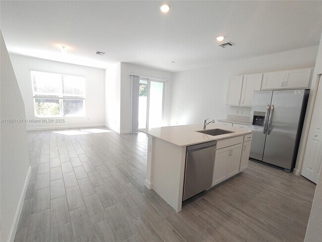 Foto del edificio - 4363 Hammock Grove Dr