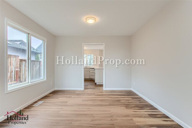 Building Photo - Fabulous home in desirable neighborhood of...