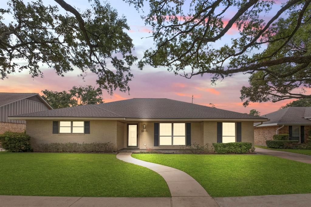 Foto principal - 5911 Rutherglenn Dr