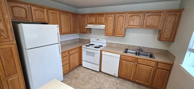 Foto del edificio - 2BD/2BA, Landscaping Included, In-Unit W/D