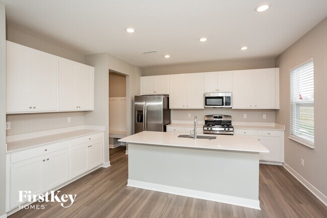Building Photo - 2428 S Carlota Dr