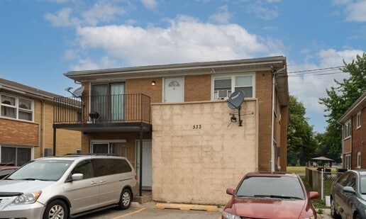 Building Photo - 533 Green Oaks Ct S