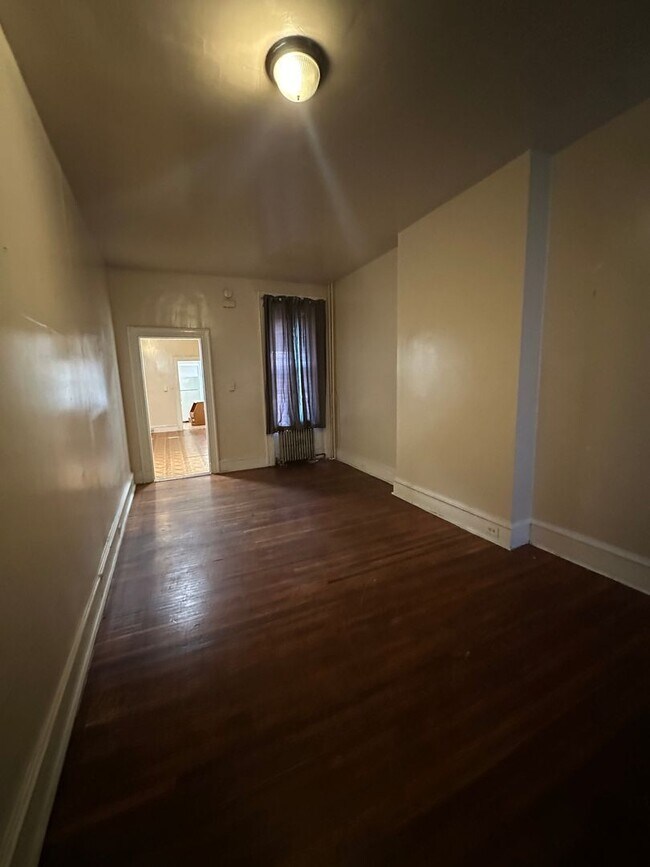 Foto del edificio - 138 N 8th St