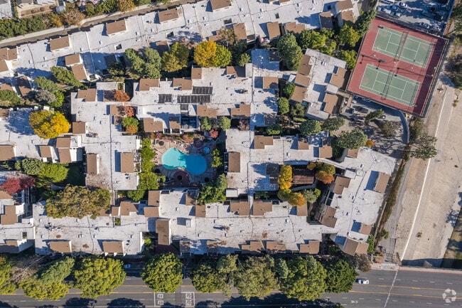 4900 Overland Ave Culver City, CA 90230 - Windsor Fountains
