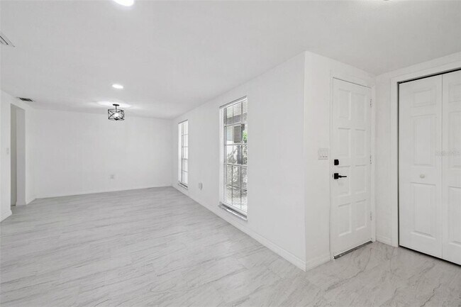 Foto del edificio - 3513 Landale Dr