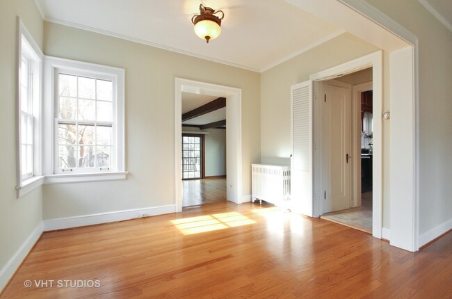 Foto del edificio - 920 Juniper Rd