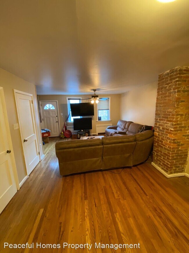 Foto del edificio - 3 br, 1.5 bath House - 323 W Walnut St