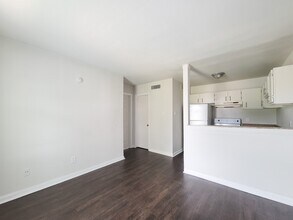 Building Photo - 101 Brookside Ln